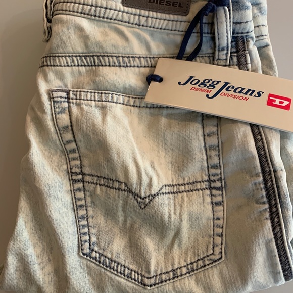 NWT- men’s Diesel jogger jeans.